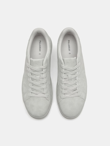 Pull&Bear Trampki niskie w kolorze szary