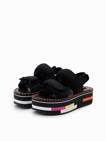 Sandales 'Rainbow' Desigual en noir