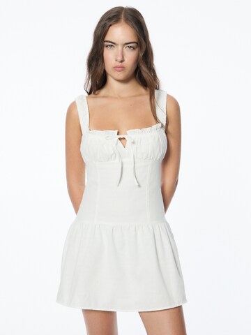 Pull&Bear Jurk in Wit: voorkant