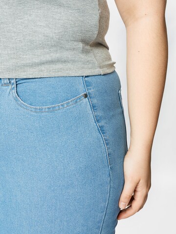 KAFFE CURVE Skinny Jeans 'KCtalia ' in Blau