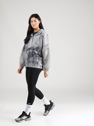 Nike SportswearPrijelazna jakna - siva boja