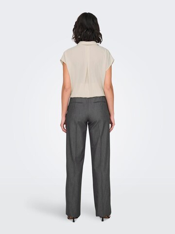 ONLY - regular Pantalón 'KAYLE-ORLEEN' en gris
