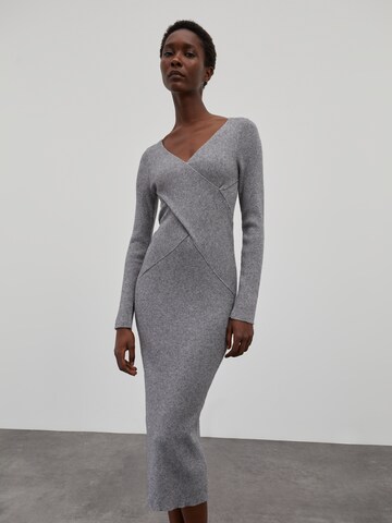 EDITED Knitted dress 'Poppy' in Grey: front