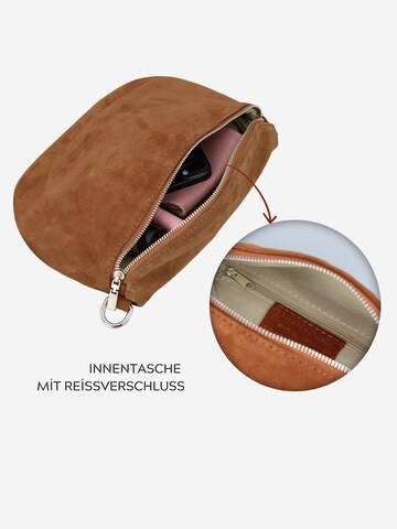 Brise Schultertasche 'Afia Suede' in Braun
