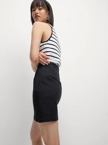 Marks & Spencer Rock in Schwarz