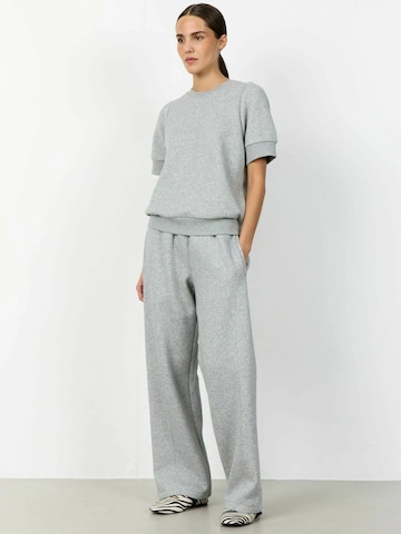 Levete Room Top ' LR-NUKA 19 ' in Grijs: voorkant