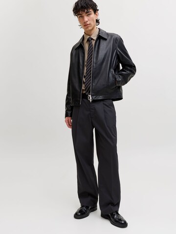 regular Pantaloni chino di JACK & JONES in nero