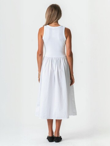 TEESHOPPEN - Vestido ' Henne ' em branco