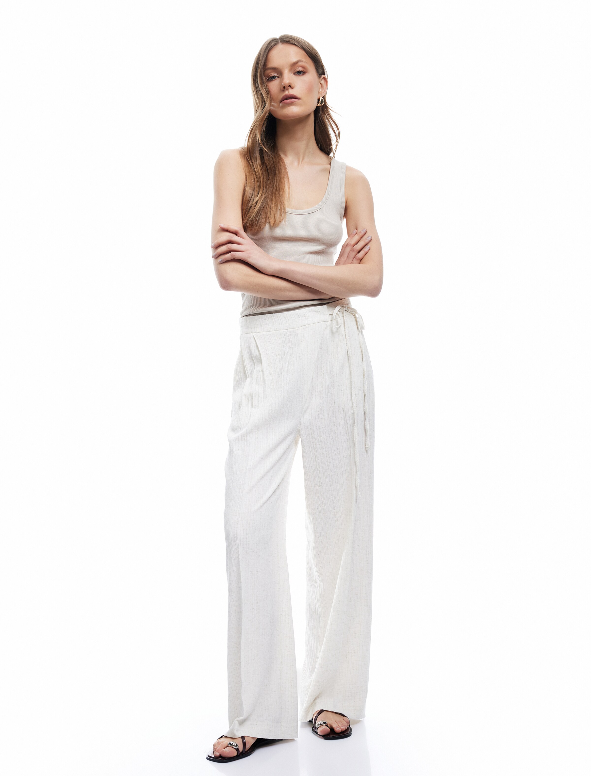 Koton Wide leg Pleat-front trousers in Beige