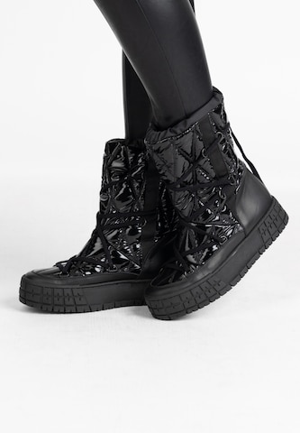 faina Snow Boots in Black