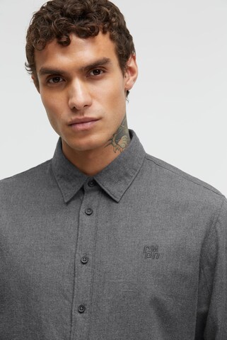 CMPD Slim Fit Hemd in Grau