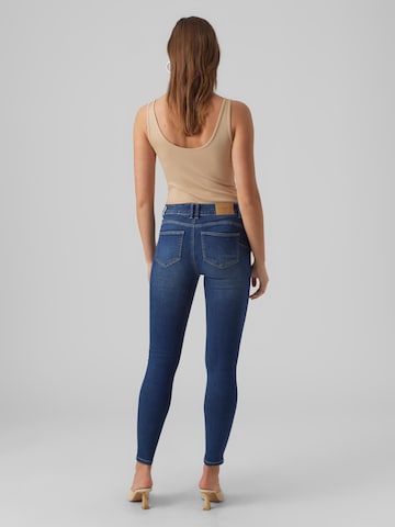 VERO MODA Skinny Jeans 'SELA' in Blauw