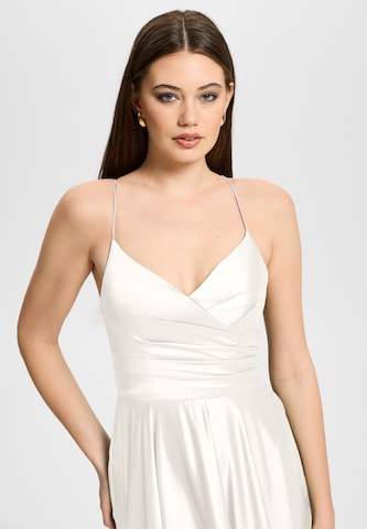 HEY KYLA Evening Dress in White
