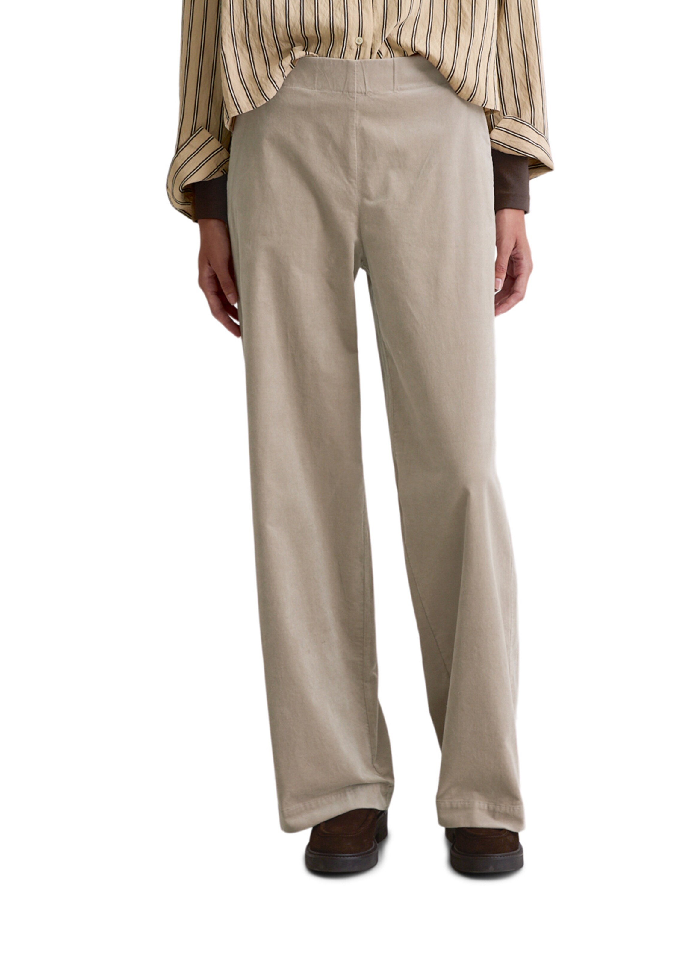 Marc O'Polo Loose fit Pants in Beige: front