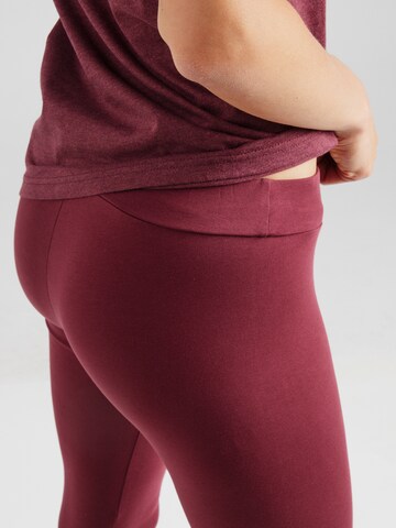 PUMA Skinny Sportbroek 'ESS No. 1' in Rood