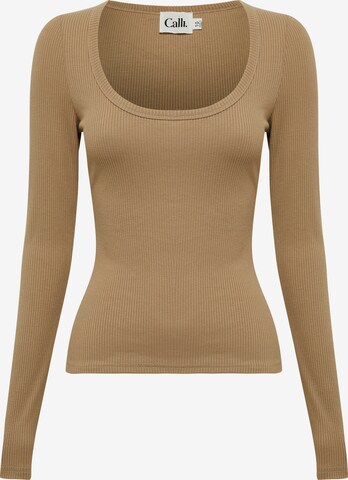 Calli Shirt in Brown: front