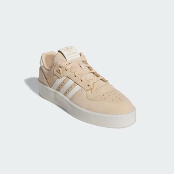 ADIDAS ORIGINALS - Zapatillas deportivas bajas 'Rivalry' en beige