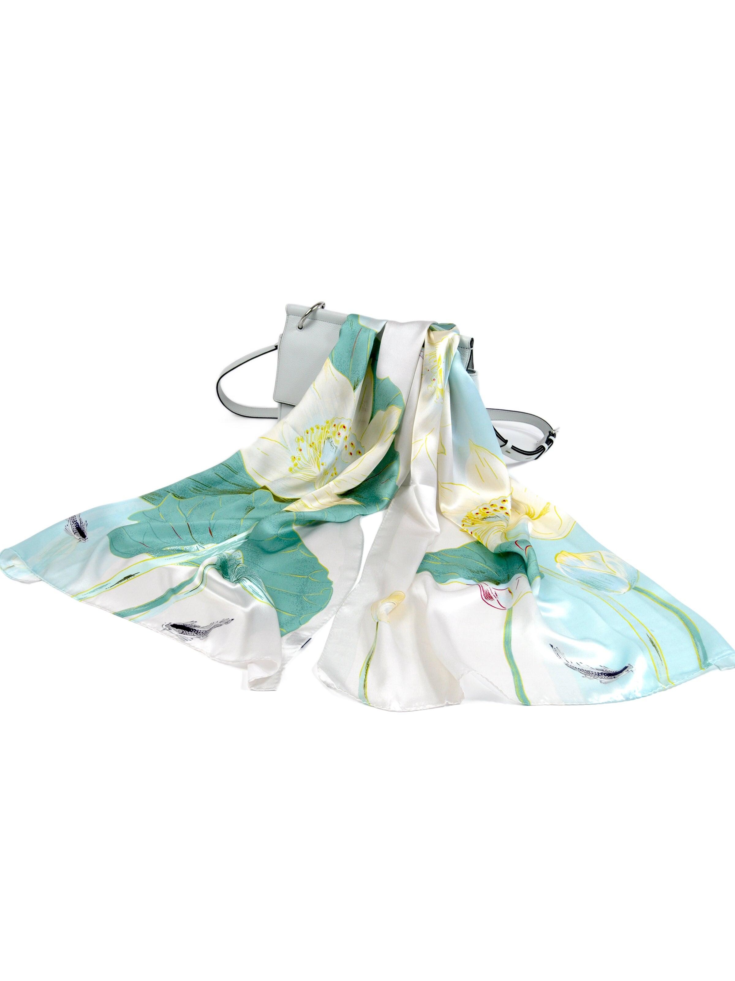 MayTree Scarf 'Seidenschal Lotus' in Green