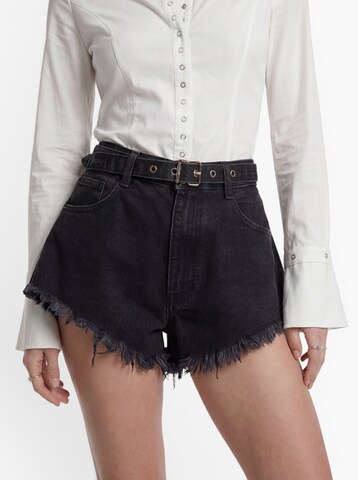 Regular Jean 'Caro' Hoermanseder en gris