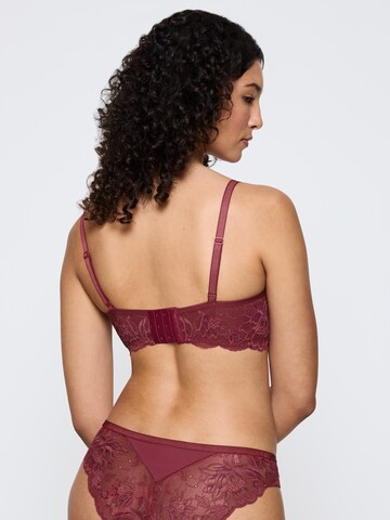 TRIUMPH T-shirt Bra ' Amourette Charm ' in Red