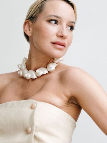 Collana 'Monik' di LA MAISON GISEL B. in bianco: frontale
