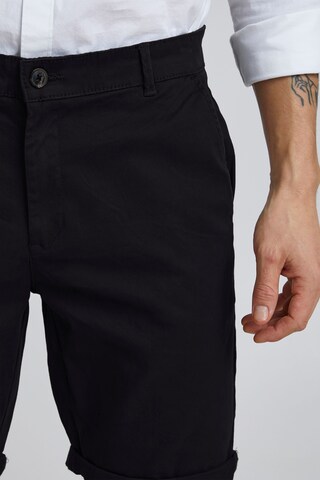 !Solid Regular Chino 'Rockcliffe' in Zwart