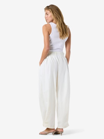 Noisy may - regular Pantalón deportivo en blanco