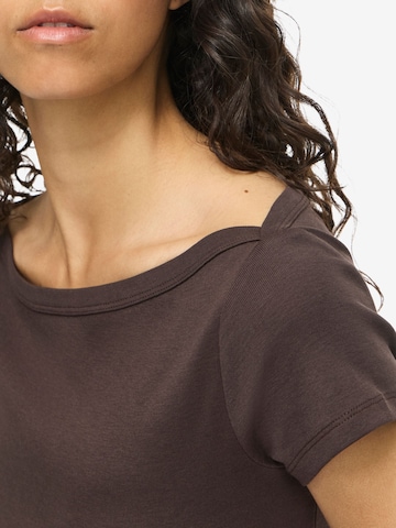 T-shirt Noisy may en marron