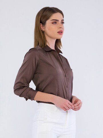 Basics and More Blouse ' Abby ' in Brown