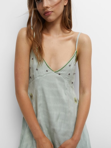 Pull&Bear Kleid in Grün