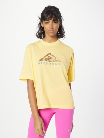 NIKETehnička sportska majica - žuta boja: prednji dio