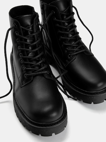 Pull&Bear Boots in Schwarz