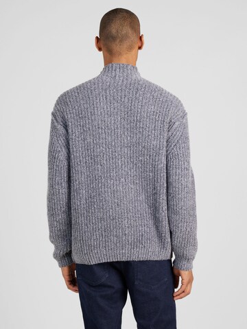 Calvin Klein Пуловер в сиво