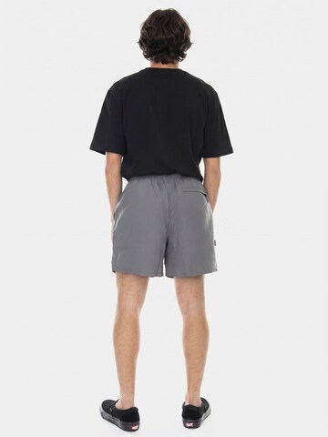 Baggy Pantaloni 'Mens Mirage Mox EB Shorts' di PUMA in grigio