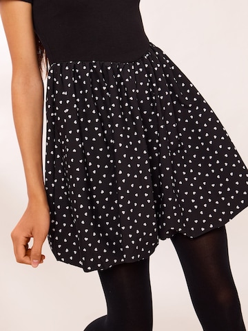 Rochie de la Lipsy pe negru