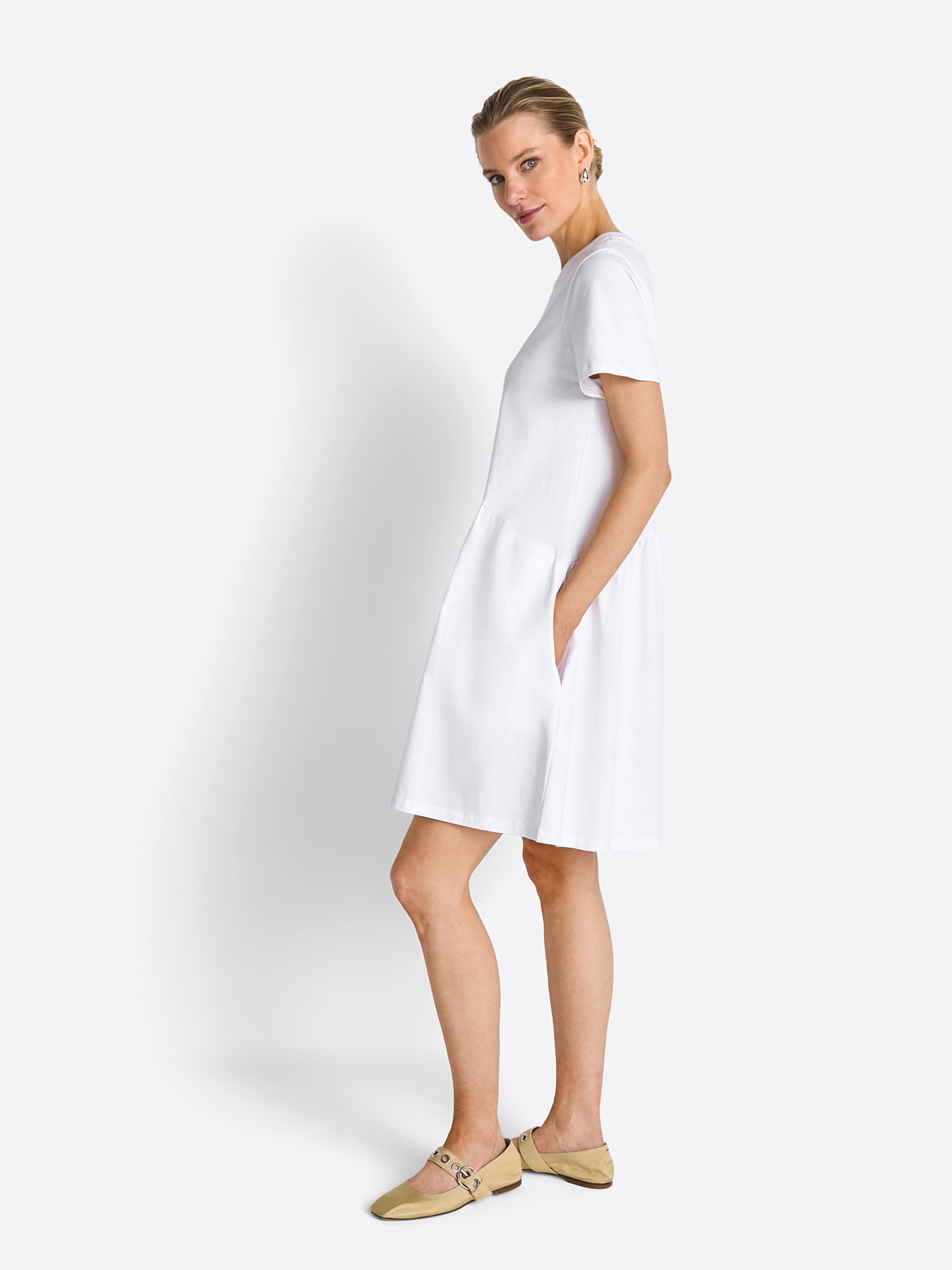 Rich & Royal Платье в Белый