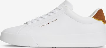 TOMMY HILFIGER Rövid szárú sportcipők 'COURT ESS' - fehér: elől
