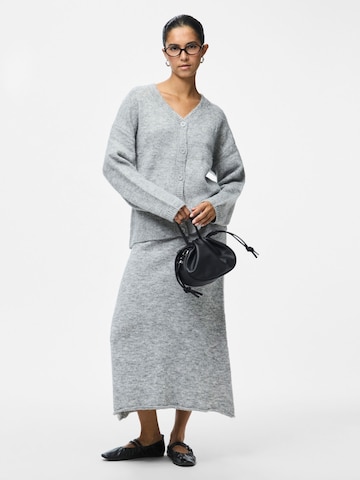 PIECES - Falda 'PCPam' en gris