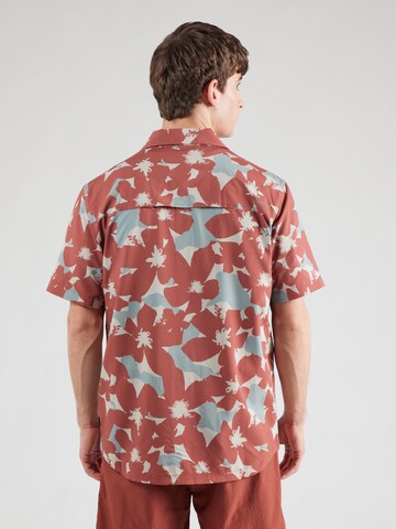 QUIKSILVER - Ajuste regular Camisa funcional 'HANDTMAN' en marrón