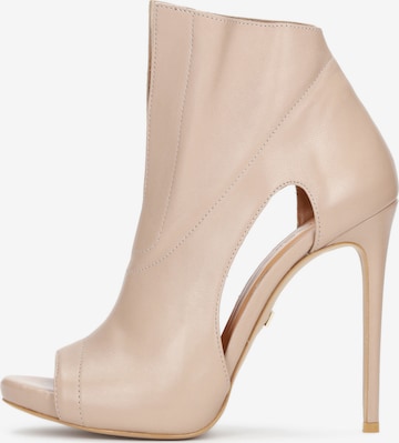 Stivaletto di Kazar in beige: frontale