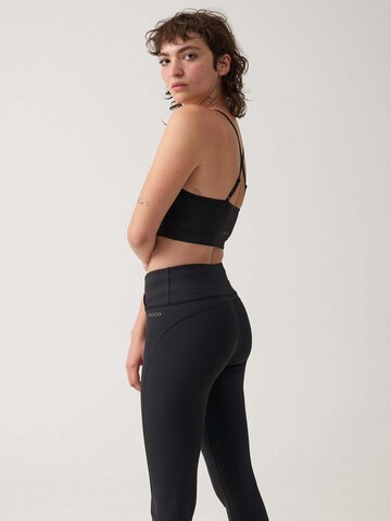 SNOCKS Skinny Sporthose in Schwarz