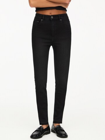 regular Jeans di Pull&Bear in nero: frontale