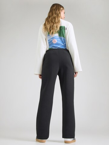 ELLESSELoosefit Hlače 'Mazara' - crna boja: stražnji dio