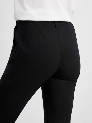 LAURIE Regular Trousers 'Taylor' in Black