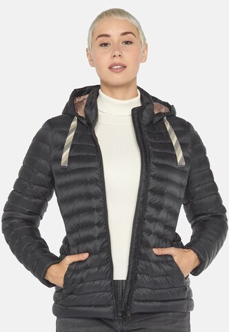 Fuchs Schmitt Steppjacke in Schwarz: Vorderseite