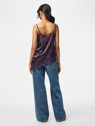 Top 'NOMI' di PIECES in lilla