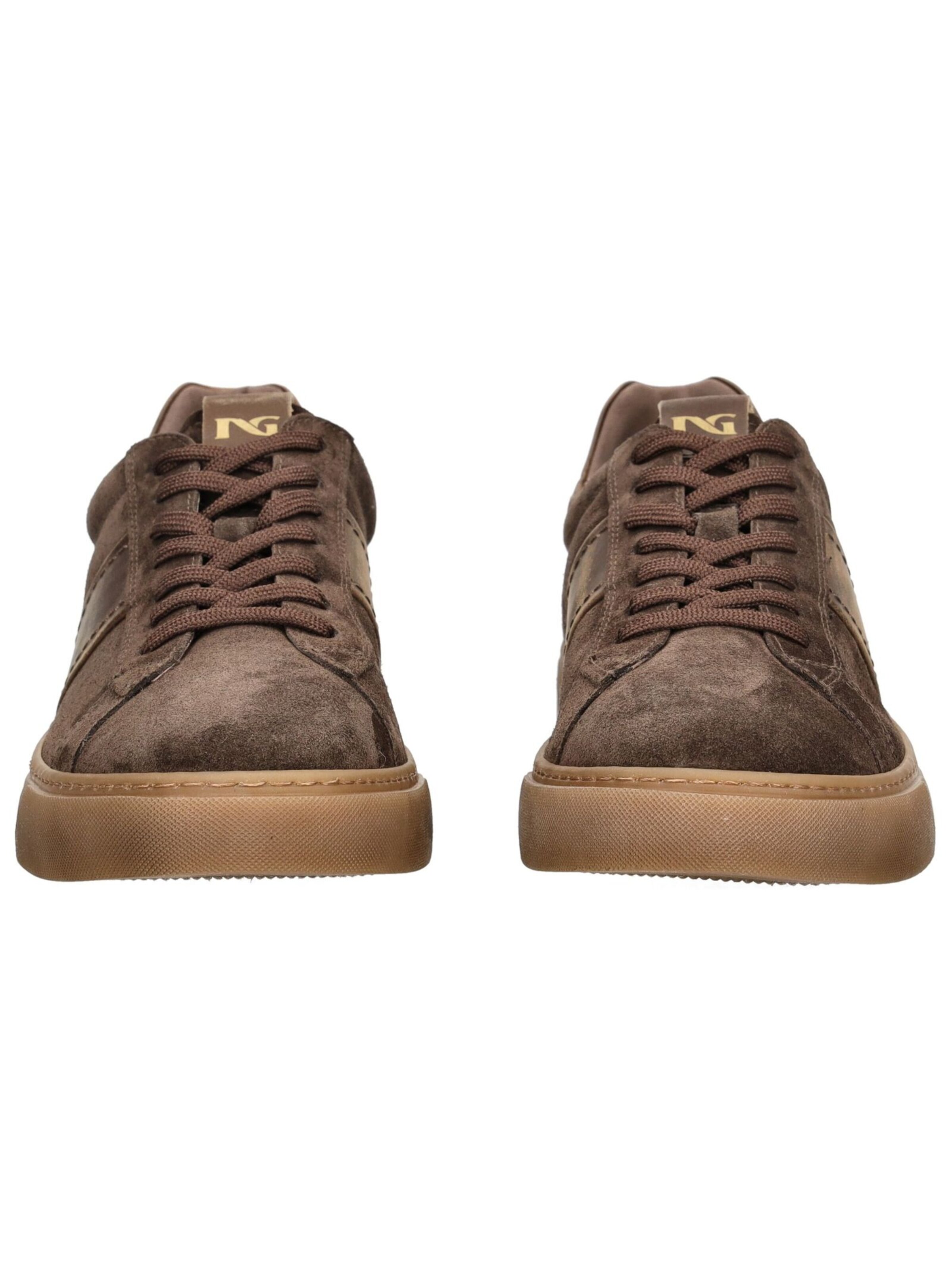 Baskets basses Nero Giardini en marron