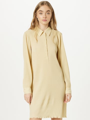 Soft Rebels - Vestido camisero 'Harper' en amarillo: frente