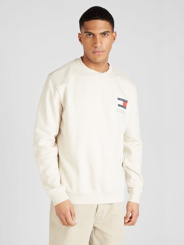 Tommy Jeans Sweatshirt 'Essential' in Beige: predná strana