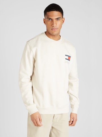 Sweat-shirt 'Essential' Tommy Jeans en beige : devant